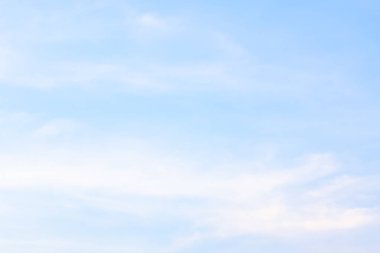 Bulutlar doğa bir parlak gökyüzü gün içinde.