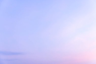 Bulutlar doğa bir parlak gökyüzü gün içinde.