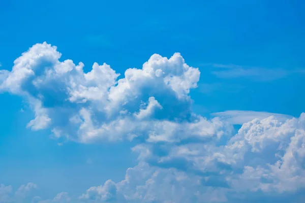 Nuvens Brancas Céu Azul Após Chuva Para Refrescar Olho — Fotografia de Stock