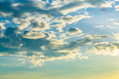 bulutların rüzgar dağılım.