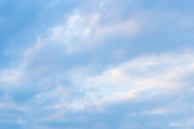 Beyaz bulut içinde elektronik bağlantı.