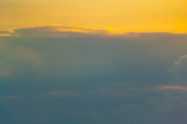 İş dünyası güneş yoluyla değiştirmek bayt ısırdı.