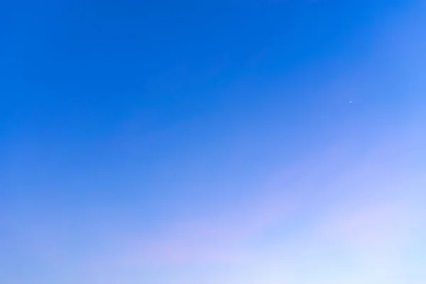 天空中的蓝色背景 — 图库照片