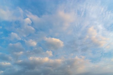 bulutların rüzgar dağılım.