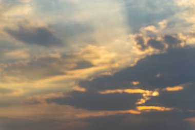 Buluta bağlanan dijital çevrimiçi ortam biçimi.