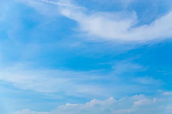 Ciel Bleu Avec Nuages Blancs Pendant Après Midi — Photo