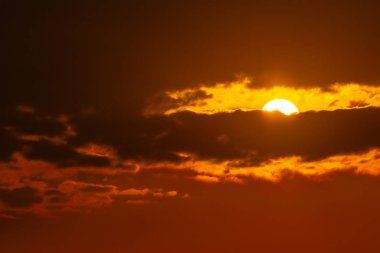 Her gün gün batımında doğadan güzel bir ışık..