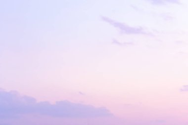 Gökyüzü görmek gün renkleri dolu ki, bu bir mucize..