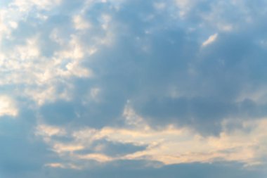 Gökyüzü her gün ve hissediyorum mutlu yolculuk.