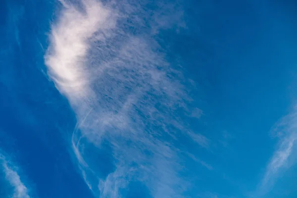 青い空に空気雲 — ストック写真