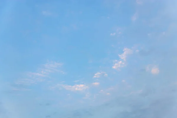 天空中的蓝色背景 — 图库照片