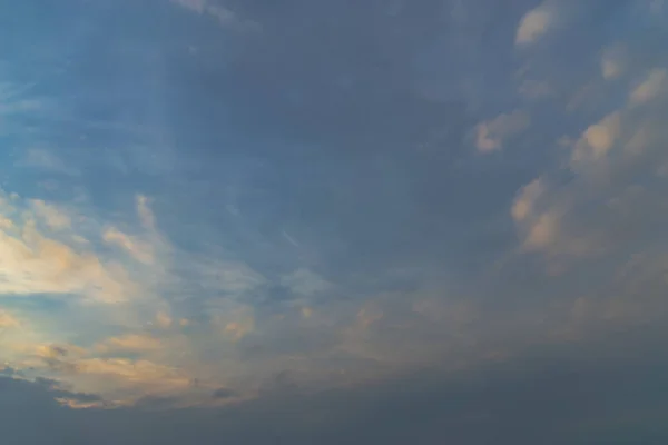 泰国湾日出海滩黎明时分的鲜艳色彩 — 图库照片