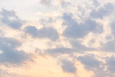 mavi ve gökyüzü bulut ile.