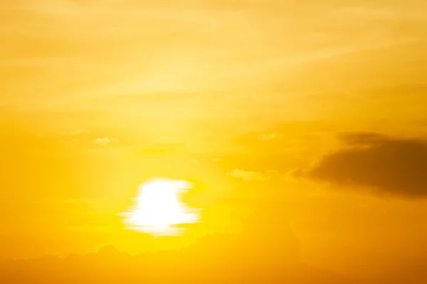 Ciel Flotte Dans Ciel Par Une Journée Ensoleillée — Photo