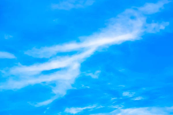 Mavi Gökyüzünde Bulutlar Hava — Stok fotoğraf
