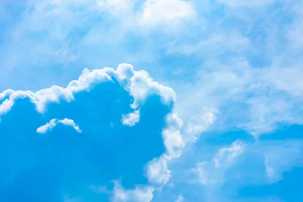 Céu Azul Quente Nuvem Branca Sol — Fotografia de Stock