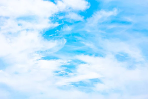 Céu Azul Quente Nuvem Branca Sol — Fotografia de Stock