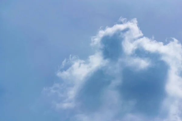 Bit Bayttır Altın Bir Bulut Içinde Belgili Tanımlık Bulut — Stok fotoğraf