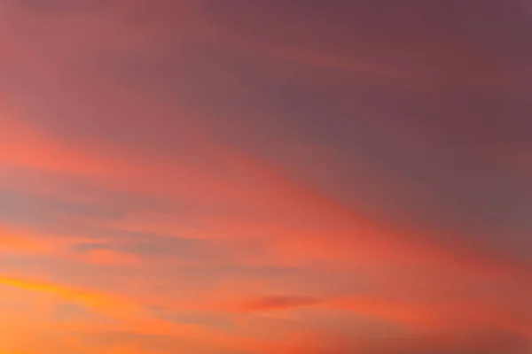 Při Pohledu Skrz Mraky Které Mění Průběhu Času — Stock fotografie