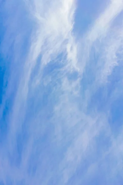 空気に青い背景 — ストック写真