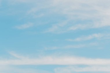 Güzel mavi gökyüzü arka plan şablonu ile giriş kısa mesaj için biraz boşluk