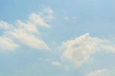 Bulutlar havada birçok yönden şeklini değiştirme