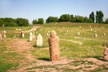 Burana Kulesi Chuy vadisinde Kuzey ülkenin başkenti Bişkek,