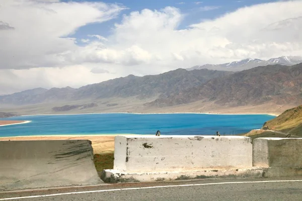 Orto-Tokoy Su Rezervuarı Kochkor ve Naryn City, Kırgızistan yolunda.