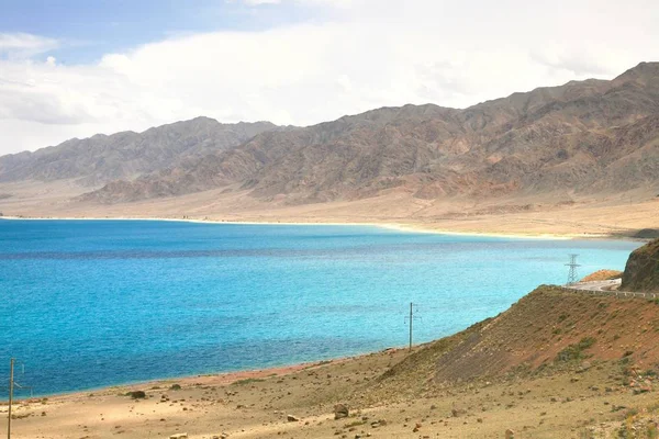 Orto-Tokoy Su Rezervuarı Kochkor ve Naryn City, Kırgızistan yolunda.