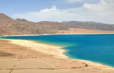 Orto-Tokoy Su Rezervuarı Kochkor ve Naryn City, Kırgızistan yolunda.