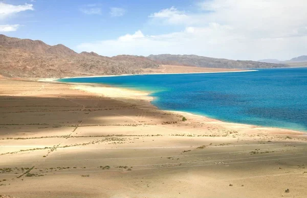 Orto-Tokoy Su Rezervuarı Kochkor ve Naryn City, Kırgızistan yolunda.