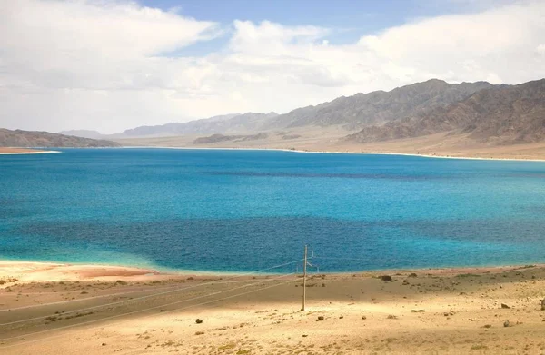 Orto-Tokoy Su Rezervuarı Kochkor ve Naryn City, Kırgızistan yolunda.