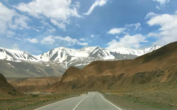 Sträckningen Vackra Natursköna Från Bishkek Till Naryn Med Bergskedjan Tian — Stockfoto