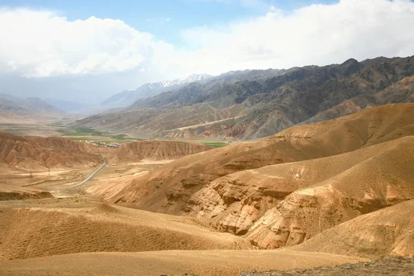 Route Beaux Paysages Bichkek Naryn Avec Les Montagnes Tian Shan — Photo