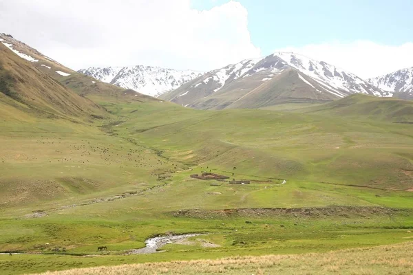 Sträckningen Vackra Natursköna Från Bishkek Till Naryn Staden Kirgizistan — Stockfoto