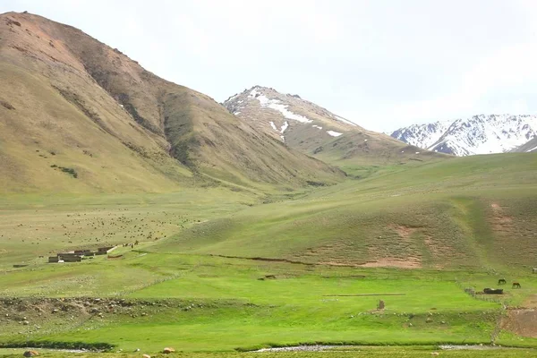 Narın şehri Kırgızistan Bişkek güzel doğal manzaralı rota