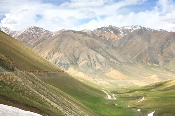 Vackra Natursköna Från Bishkek Till Naryn Med Bergskedjan Tian Shan — Stockfoto