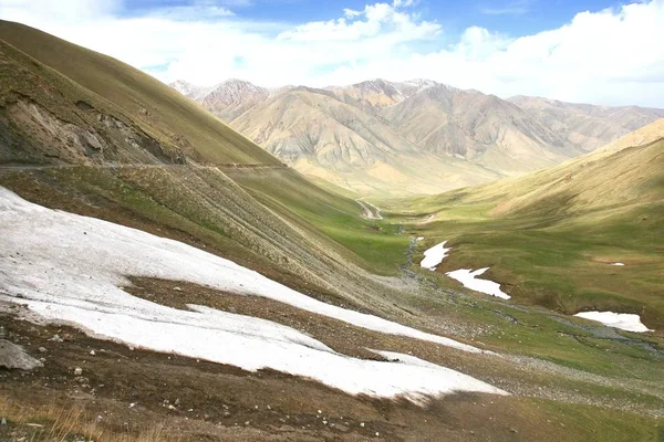 Bela Paisagem Bishkek Naryn Com Montanhas Tian Shan Quirguistão — Fotografia de Stock