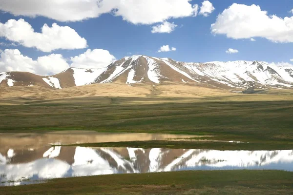 Маршрут Красивого Живописного Бишкека Озеро Сун Куль Нарын Тянь Шаньскими — стоковое фото