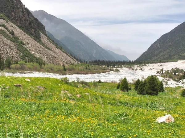 Parque Nacional Ala Archa Nas Montanhas Tian Shan Quirguistão Bishkek — Fotografia de Stock