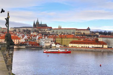 Prag, Çek Cumhuriyeti 'nde Charles Köprüsü 'nden Prag Kalesi manzarası