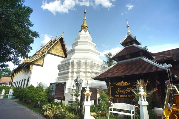 泰国清迈 Chiangmai 2020年5月22日泰国清迈 Chiang Mai Wat Duang Dee寺的雕像 免版税图库照片