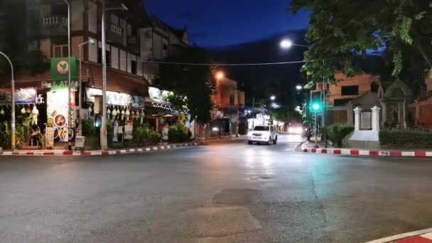 Chiangmai Thailand Juni 2020 Trafiken Three Kings Monument Square Chiang — Stockvideo