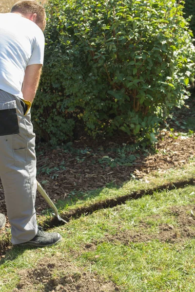 Create Lawn Edge Garden — Stock Photo, Image