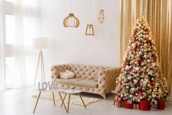 Interior Del Salón Navidad Con Gran Árbol Navidad — Foto de Stock