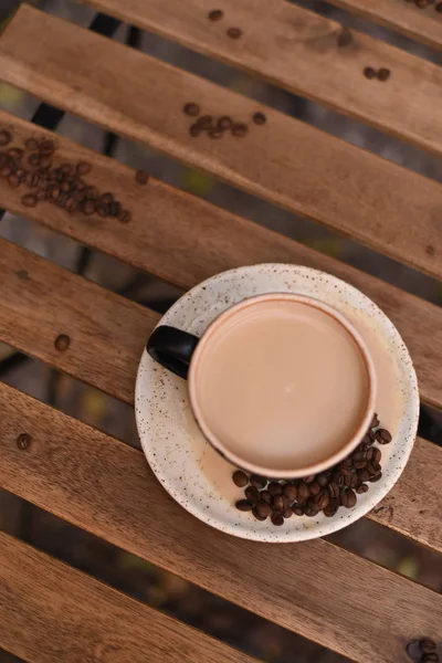 Taza Café Con Granos Café Una Mesa Madera — Foto de Stock