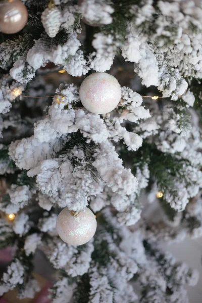 Árbol Navidad Con Juguetes Regalos Luces — Foto de Stock