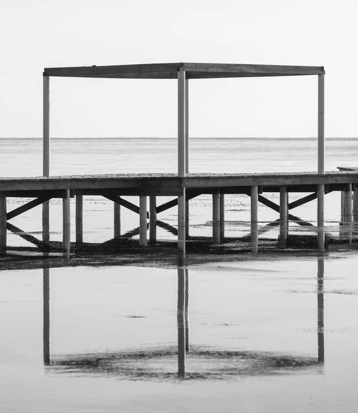 Black White Wooden Jetty Reflection Water Abstract Minimalism Background — Stock Photo, Image