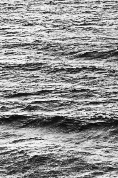 Ocean Waves Small White Caps Background Black White — Stock Photo, Image