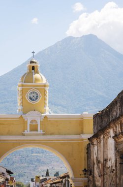 Santa Catalina kemer veya Arco de Santa Catalina olarak yerel Antigua, Guatemala Orta Amerika'da bilinen